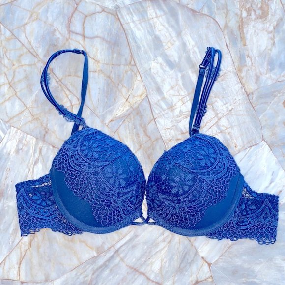 Victorias Secret Bombshell Beautiful Super Push Up Blue Crochet Lace 32B